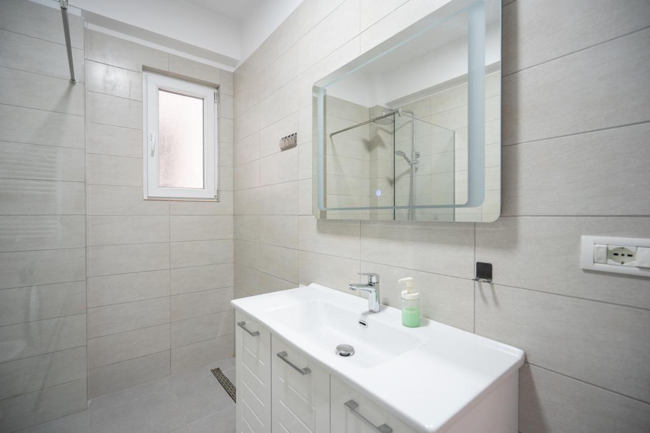 Apartment In The Village With A Sea View Vlorë Eksteriør billede
